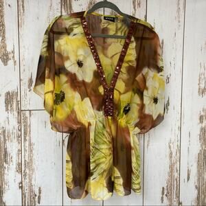 Unique Spectrum, Sheer Floral Glitzy Blouse. Size 1X. In excellent condition!